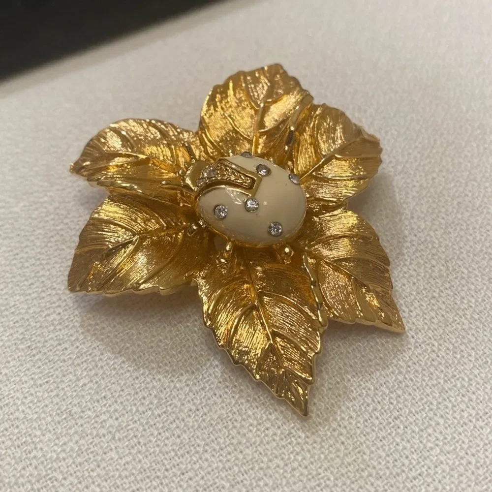 Vintage St. John Gold Brooch With Enamel Ladybug - Picture 10 of 11